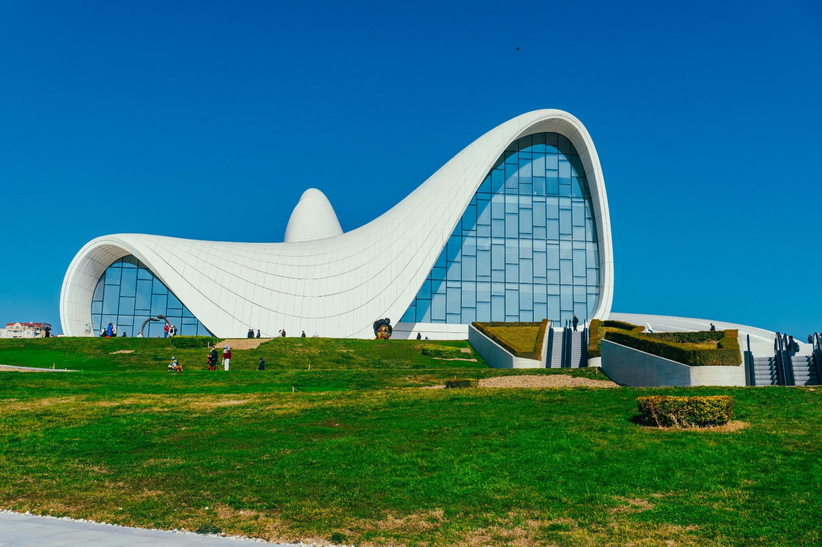 DAY 01 : ARRIVAL BAKU